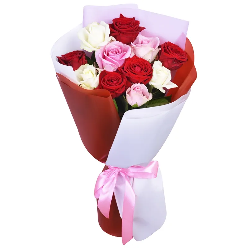 Яскравий букет із 11 різнокольорових троянд