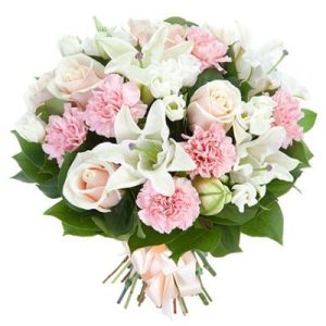 Збірний букет із лілій, троянд і гвоздик