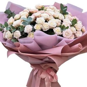 Букет із 19 кремових півонієподібних троянд