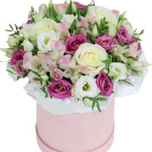 Ніжна композиція з троянд, еустоми та альстромерій