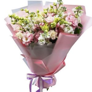 Букет із 9 гілок еустоми та матіоли