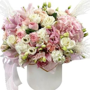 Композиція із гортензією, кущовою трояндою та еустомою "Мелодія ніжності"