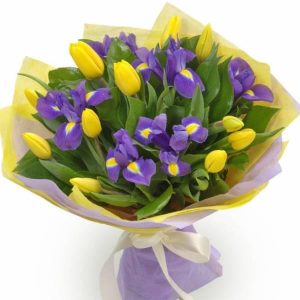 Букет із жовтих тюльпанів та ірисів