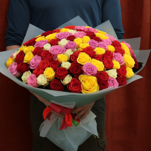 Букет із 101 троянди в кольоровому міксі