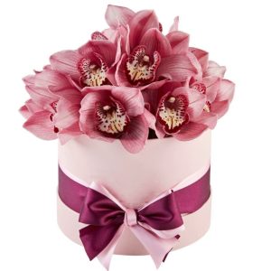 Композиція в коробці із 11 орхідей