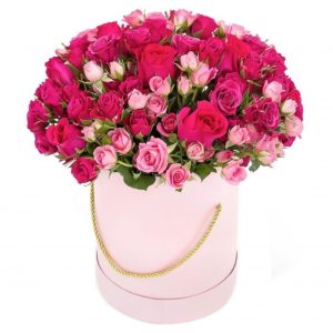 Вишуканий мікс троянд і кущових троянд