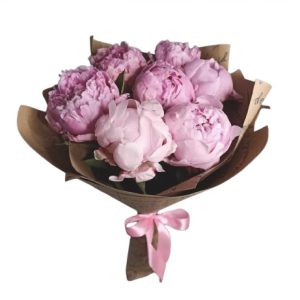 Букет із 7 рожевих півоній