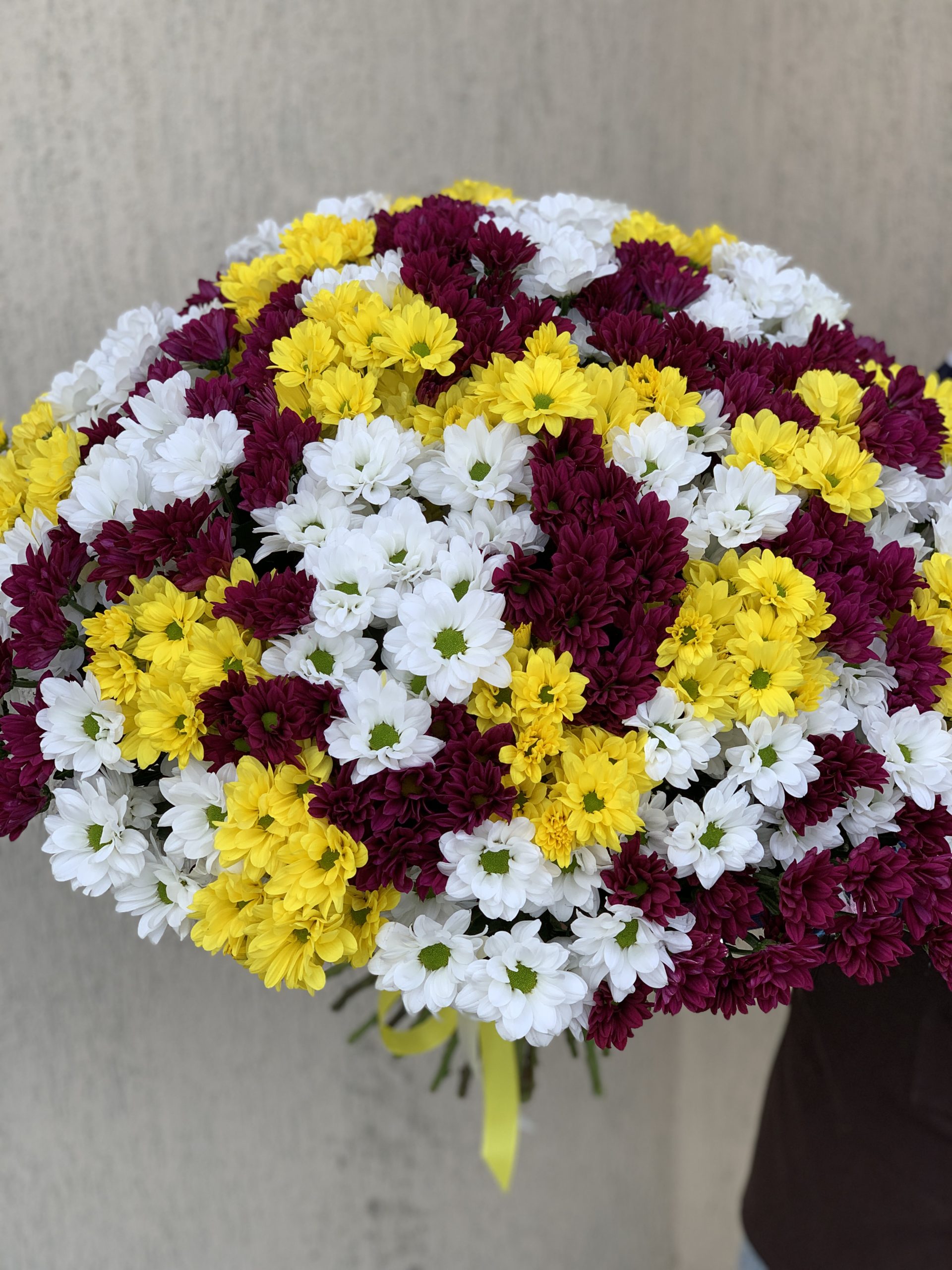 Букет із 51 різнокольорової хризантеми - Зображення 2