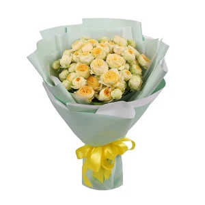 Букет із 7 жовтих півонієподібних троянд «Сонячний поцілунок»