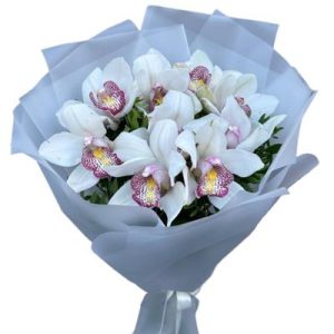Букет із 9 орхідей