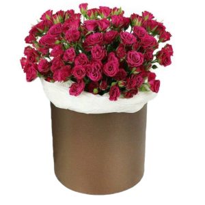 Композиція з 11 гілок рожевої кущової троянди в коробці