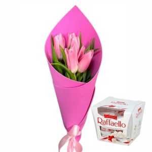 Букет із 5 рожевих тюльпанів та Рафаелло