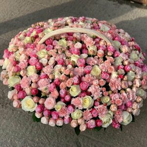 Шикарна композиція в кошику "Солодка гармонія"