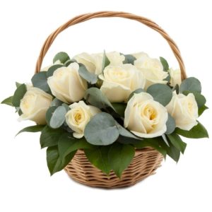Композиція із 25 білих троянд в кошику
